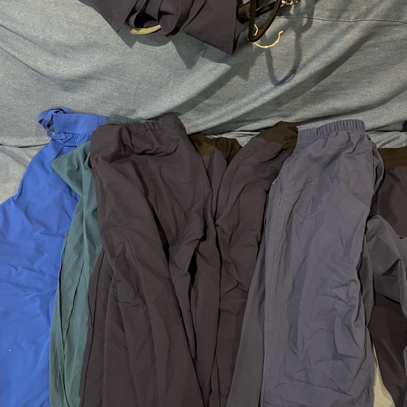 Scrub pants and tops - Picture 2 of 2